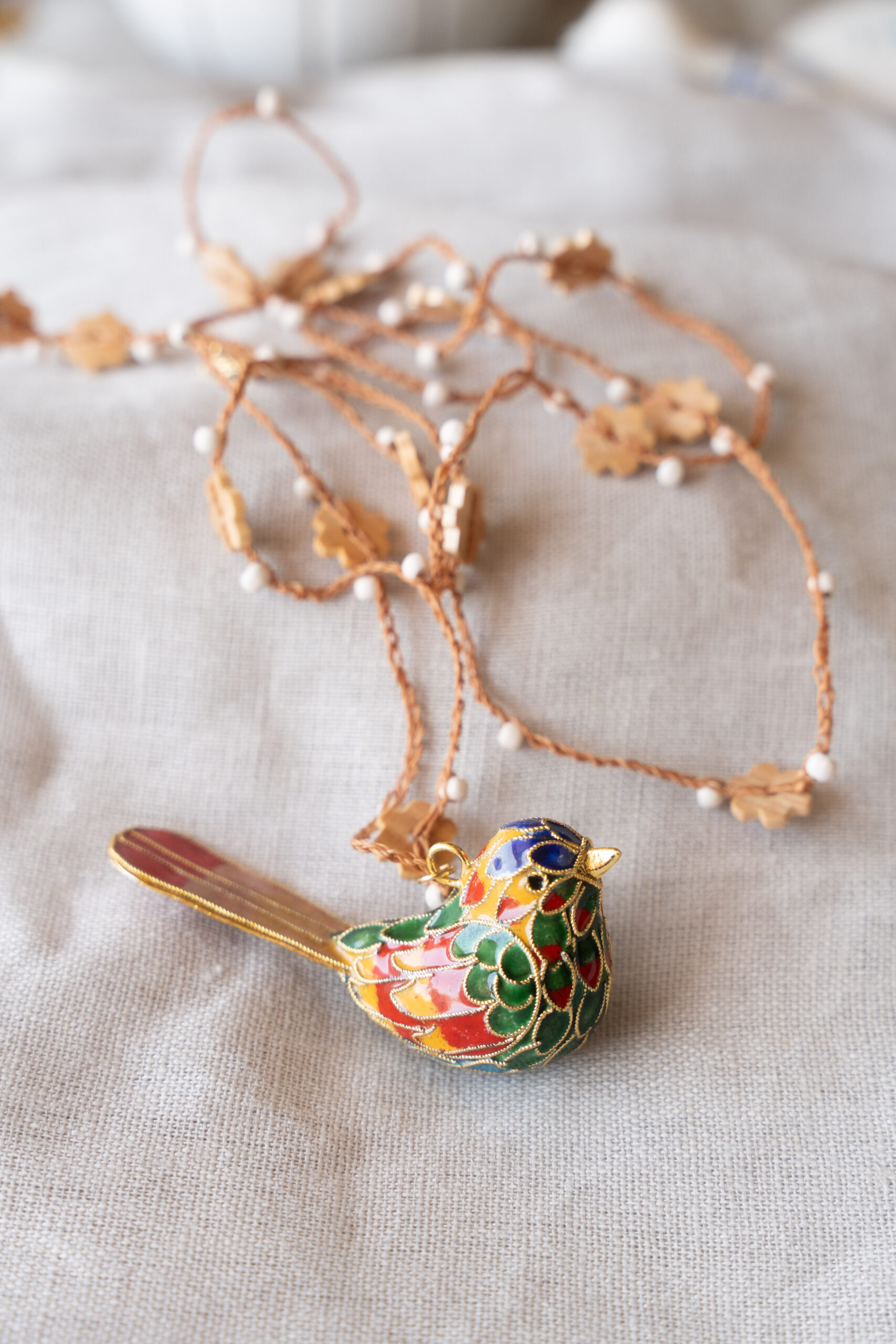 Pájaro azules cloisonné croché. - Imagen 4